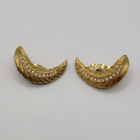 BELLINI Vintage Gold-Tone Crystal Leaf Brooch & Clip-On Earring Set - Picture 12 of 16